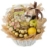 Чайная корзина с бри и ферреро «Все лучшее к чаю»